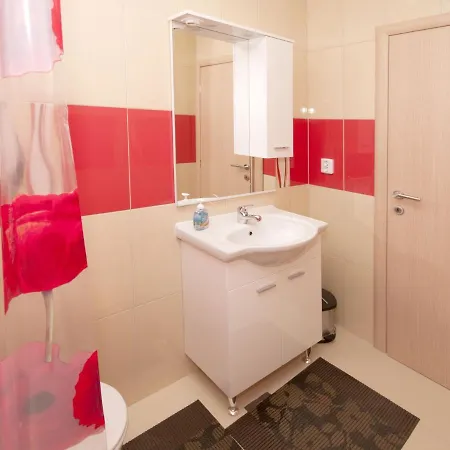 Apartamento In Seget Donji With Terrace Trogir
