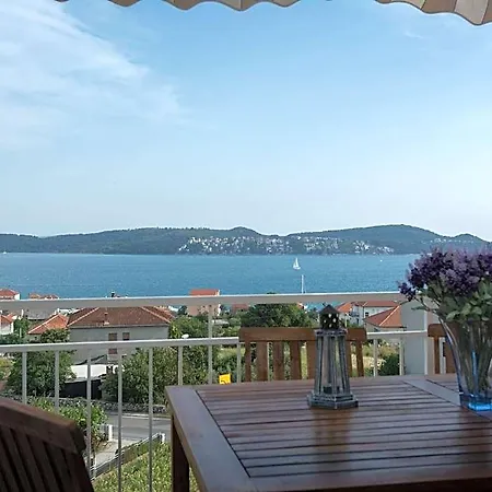 Apartamento In Seget Donji With Terrace *